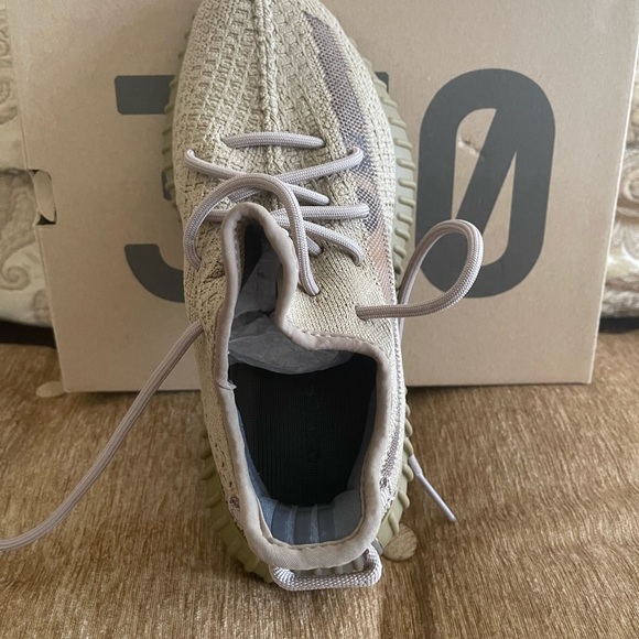 Brand new Yeezy boost size 5 1/2 in earth - Picture 6 of 7